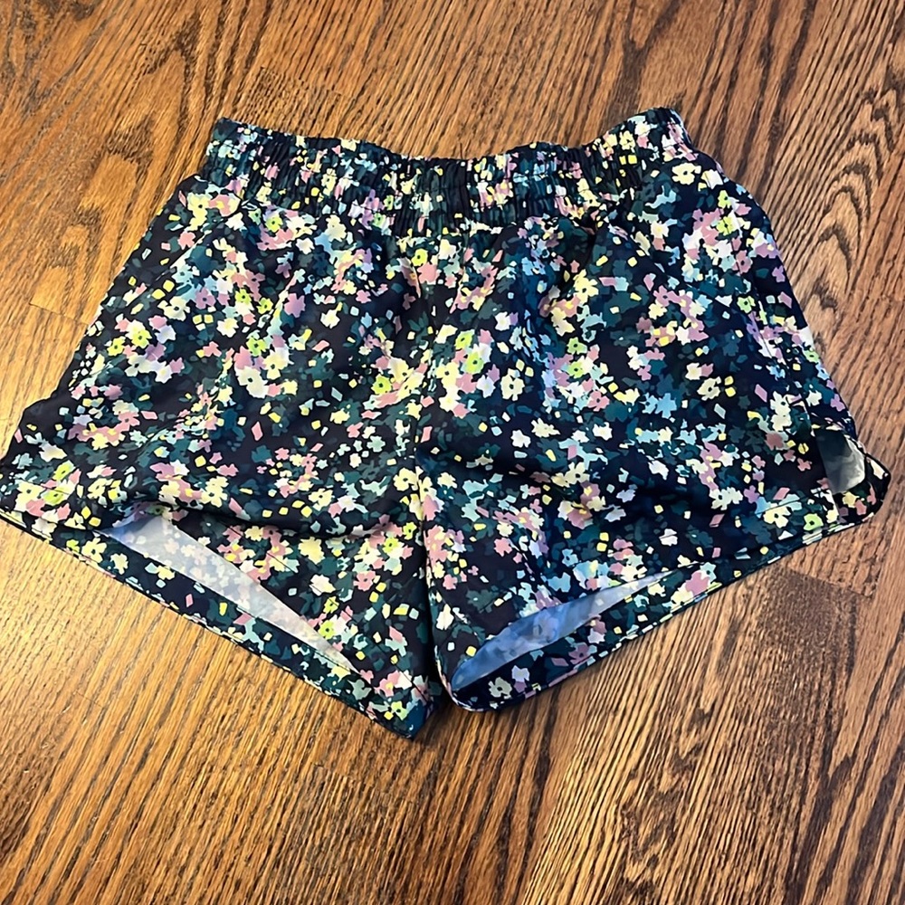 💐FLOWER POWER ATHLETIC SHORTS!💐